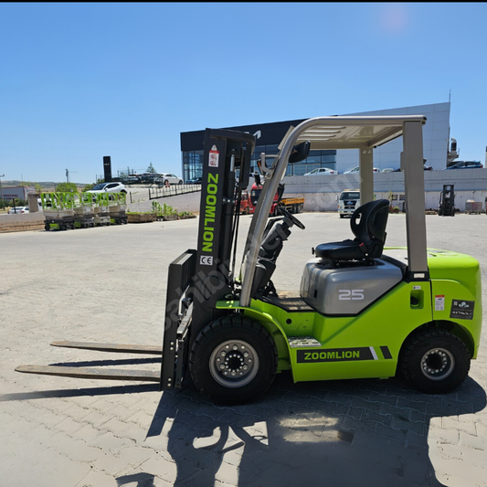 Diesel- und Elektro-Gabelstapler zur Miete von 2 bis 12 Tonnen